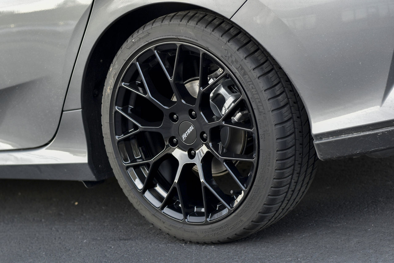 2018 Honda Civic - Petrol P2B - Black | Petrol Wheels